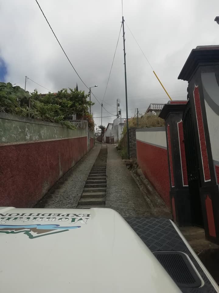 Steep roads on the Jeep Safari